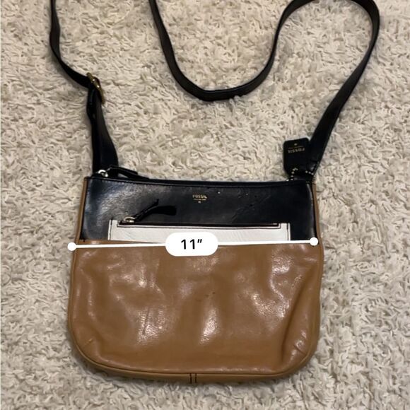 fossil colorblocked neutral crossbody bag - Picture 3 of 5